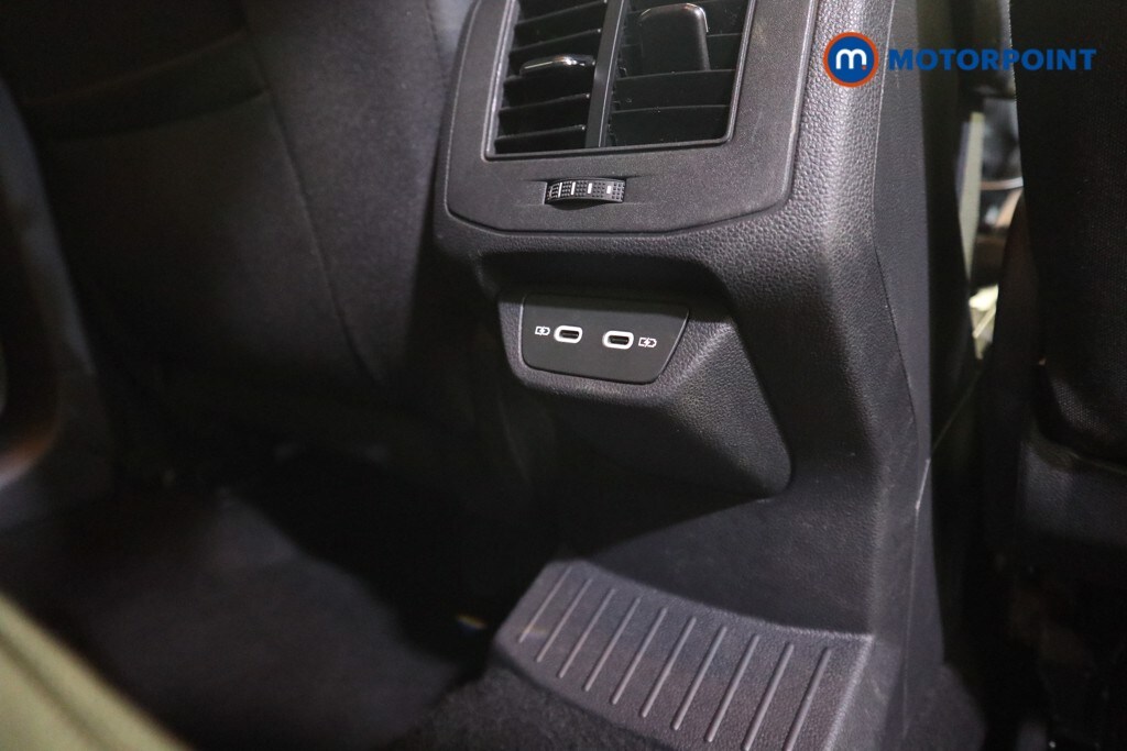 Used Volkswagen T-Roc 2023 for sale - 77872730: Photo 27