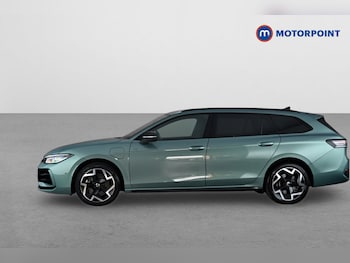Used Volkswagen Passat 2025 for sale - 79295108: Photo