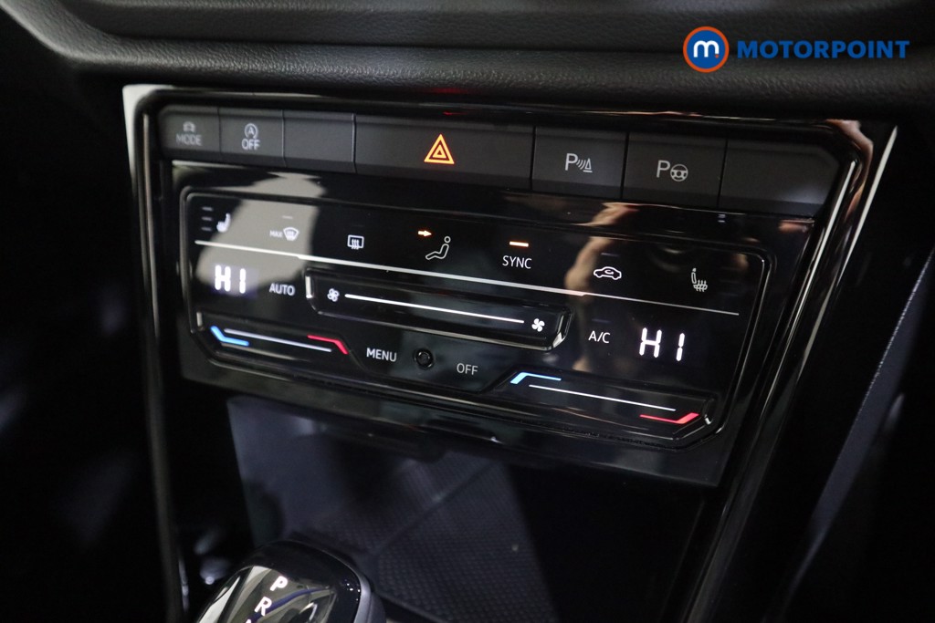 Used Volkswagen T-Roc 2024 for sale - 77404090: Photo 16