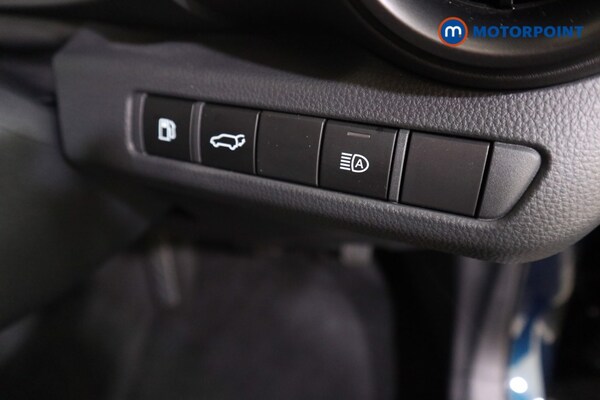Used Toyota C-HR 2024 for sale - 76098388: Photo 17