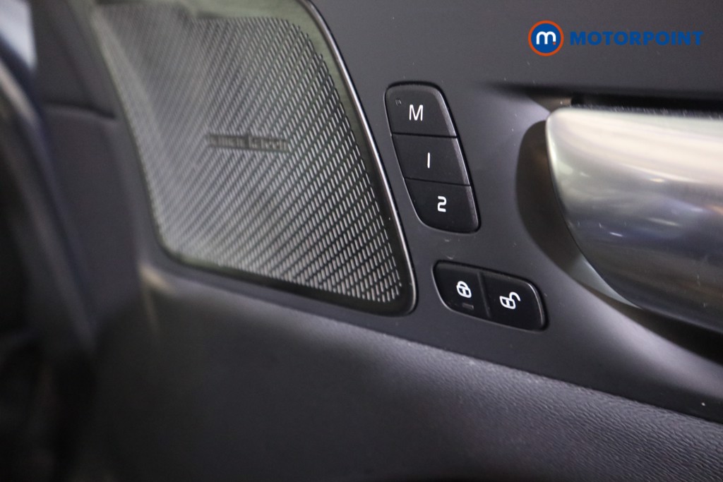 Used Volvo XC60 2023 for sale - 76895789: Photo 19