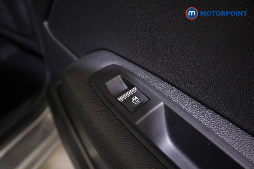 Used Renault Captur 2023 for sale - 76394695: Photo 25