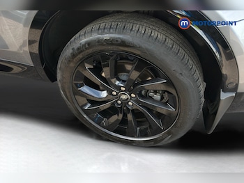Used Land Rover Discovery Sport 2023 for sale - 78942508: Photo