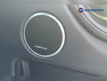 Used Land Rover Discovery Sport 2023 for sale - 78942508: Photo