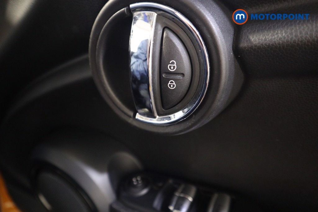 Used MINI Convertible 2018 for sale - 76685228: Photo 18