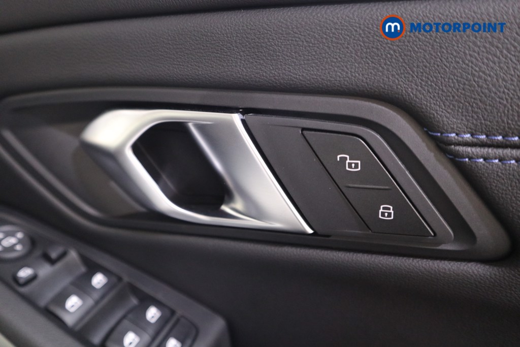 Used BMW 3 Series 2024 for sale - 76577642: Photo 15