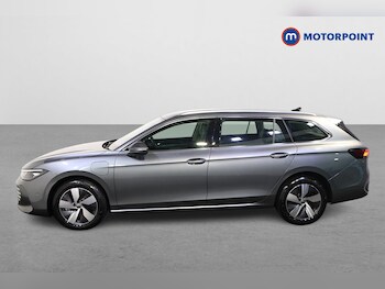 Used Volkswagen Passat 2025 for sale - 75935631: Photo