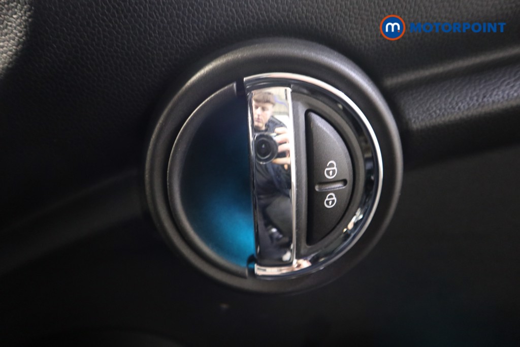 Used MINI Convertible 2019 for sale - 76782615: Photo 17