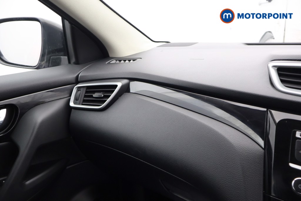 Used Nissan Qashqai 2017 for sale - 77312863: Photo 19