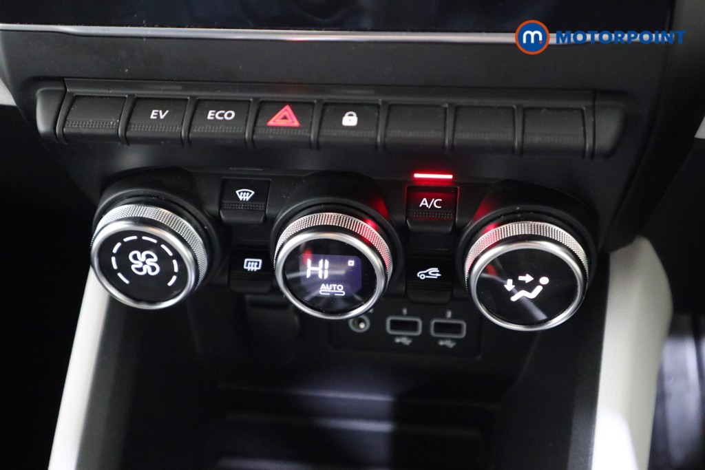 Used Renault Clio 2020 for sale - 76985092: Photo 15