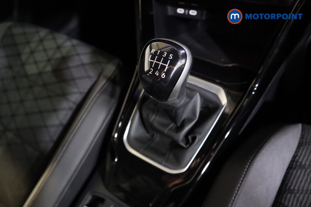 Used Volkswagen T-Roc 2023 for sale - 76946298: Photo 17