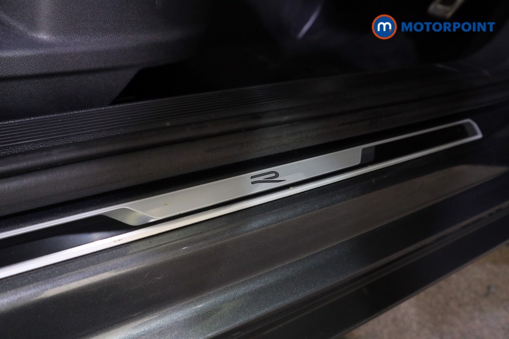 Used Volkswagen T-Roc 2023 for sale - 76946298: Photo 21