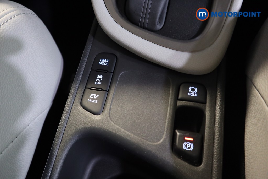 Used Toyota Yaris 2023 for sale - 76322678: Photo 17