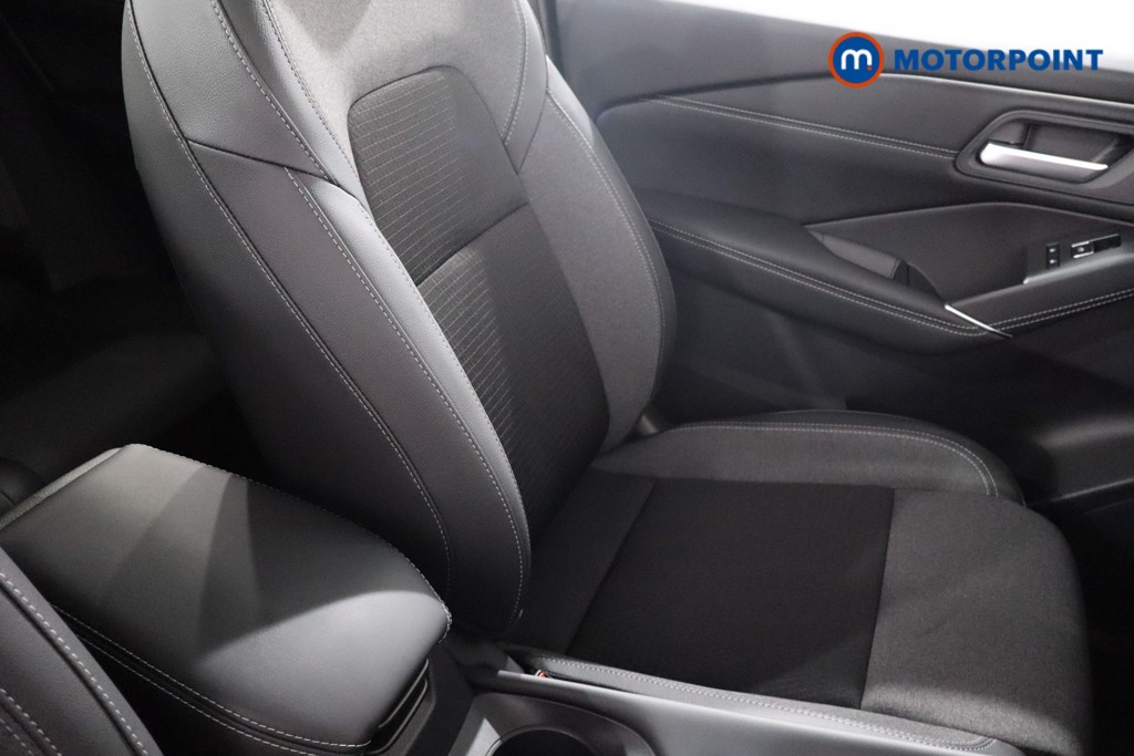 Used Nissan Qashqai for sale - 76554732: Photo 32