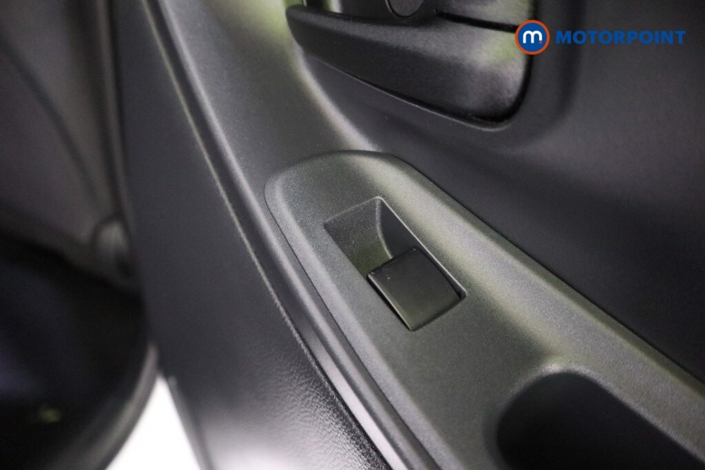 Used Toyota Yaris 2023 for sale - 76262227: Photo 25