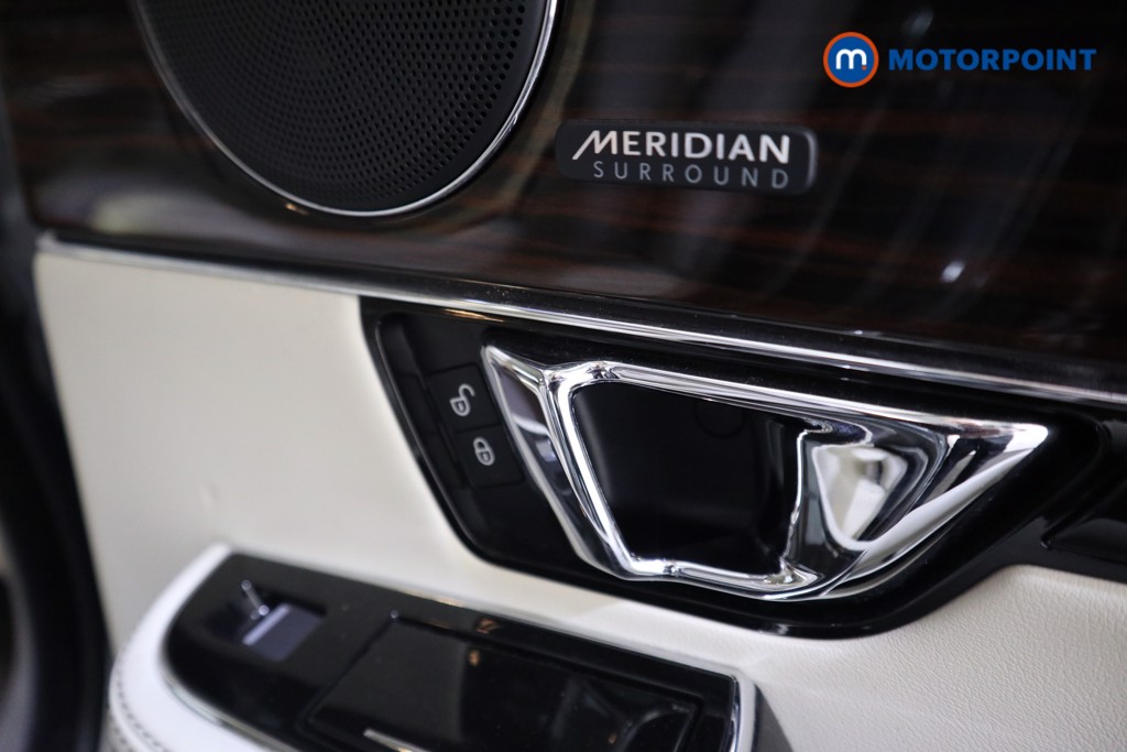 Used Jaguar XJ 2017 for sale - 76416048: Photo 32