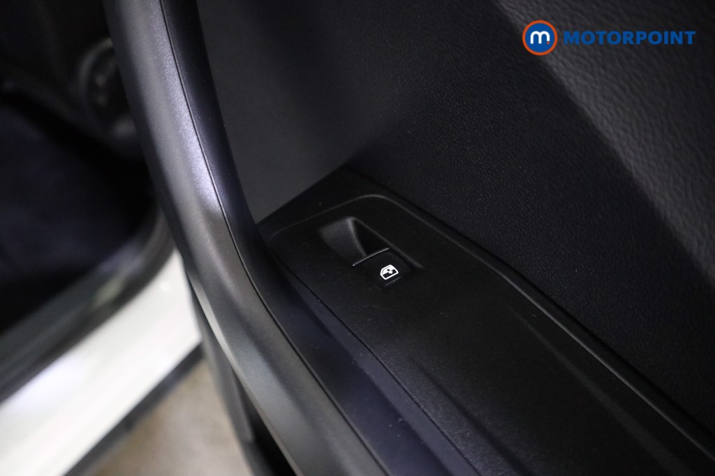 Used Volkswagen T-Roc 2024 for sale - 76782672: Photo 28