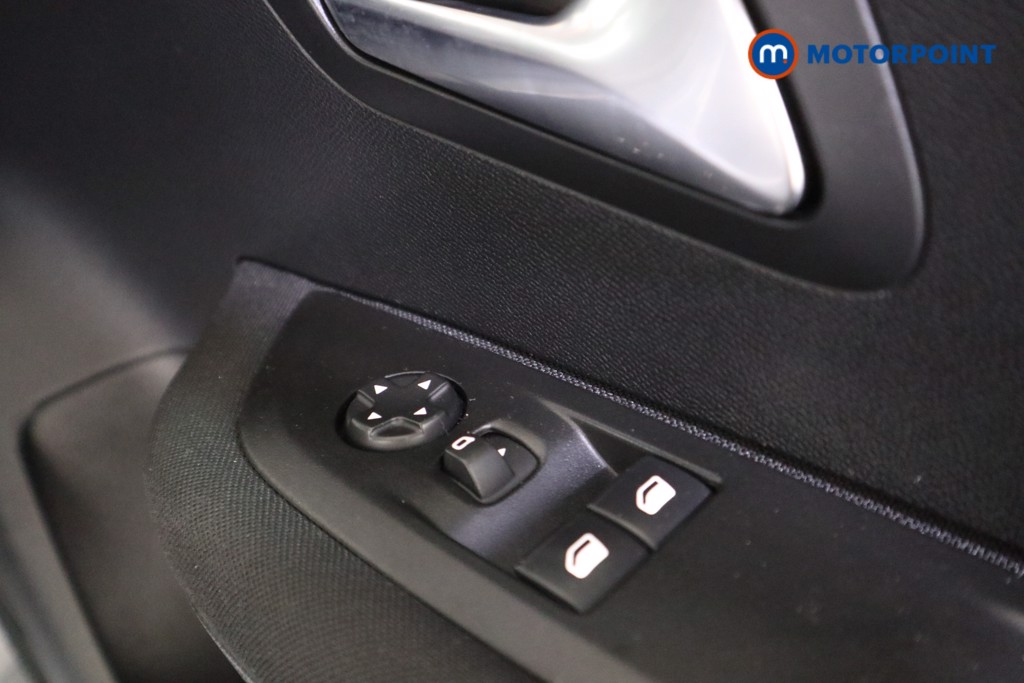 Used Peugeot 208 2020 for sale - 76949242: Photo 19