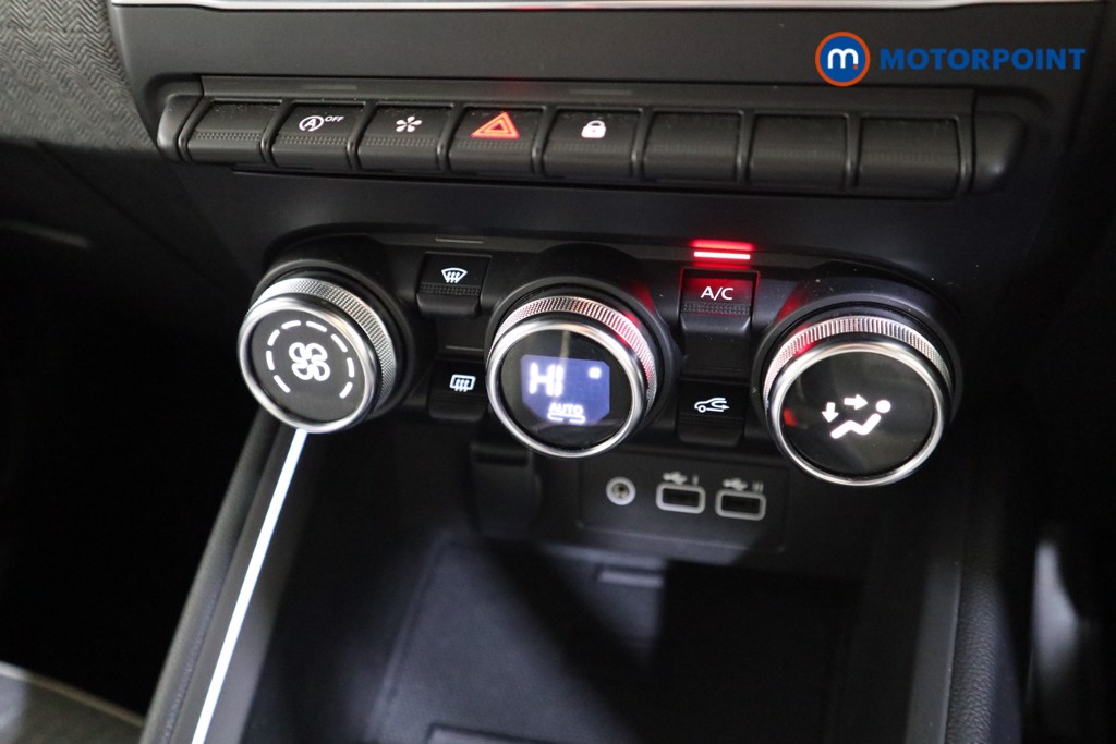 Used Renault Clio 2024 for sale - 77249016: Photo 16