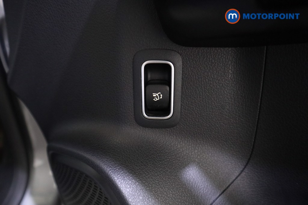 Used Mercedes-Benz GLA 2020 for sale - 76653635: Photo 20