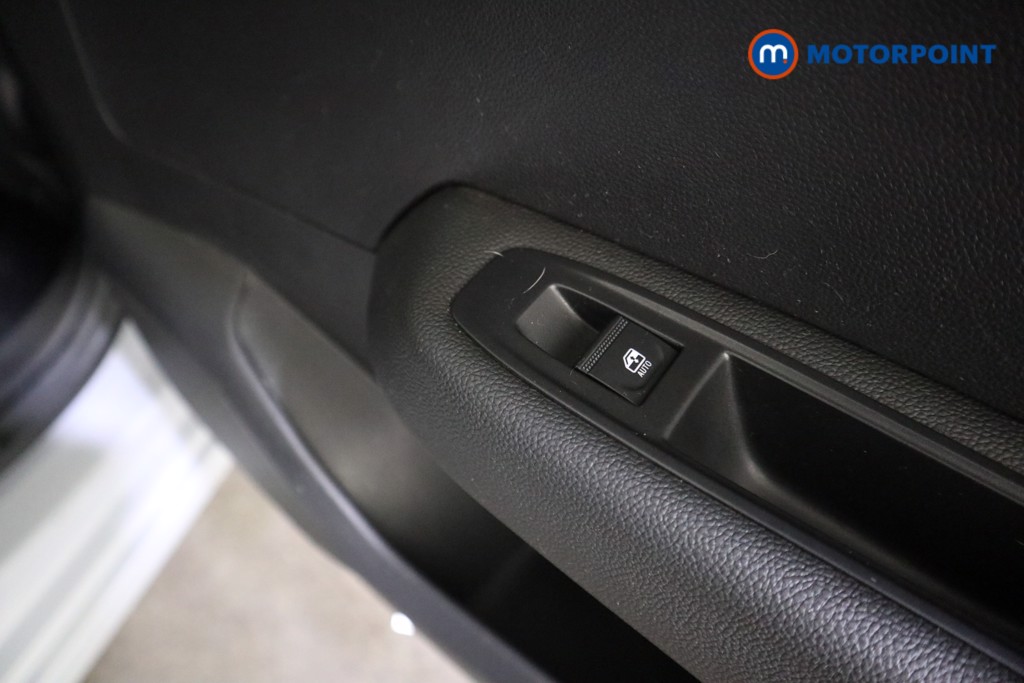 Used Renault Clio 2024 for sale - 76777651: Photo 25