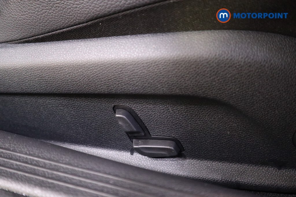 Used Mercedes-Benz C Class 2019 for sale - 77661385: Photo 27