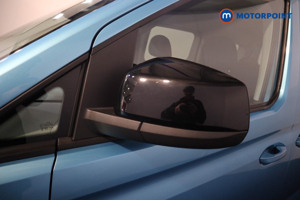 Used Ford Tourneo Connect 2023 for sale - 77435769: Photo 40