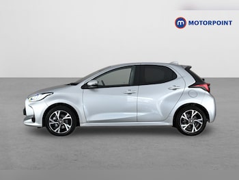 Used Toyota Yaris 2024 for sale - 79505011: Photo