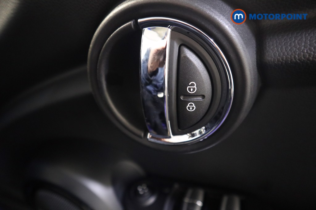 Used MINI Convertible 2018 for sale - 76638325: Photo 20