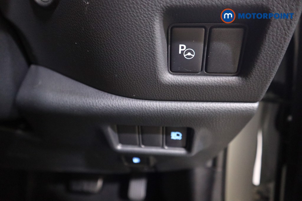 Used Toyota C-HR 2023 for sale - 76628453: Photo 18