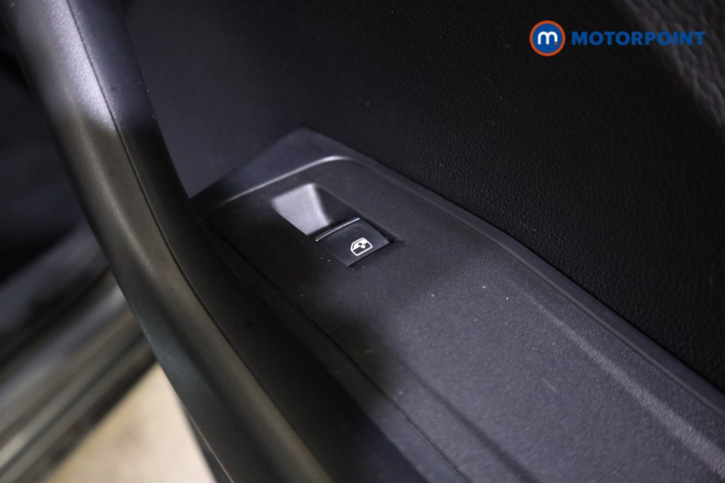 Used Volkswagen T-Roc 2023 for sale - 77071649: Photo 25