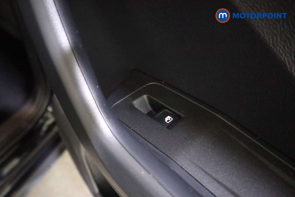 Used Volkswagen T-Roc 2023 for sale - 76782597: Photo 25