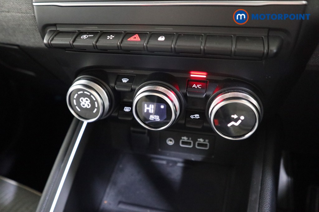 Used Renault Clio for sale - 76969312: Photo 16