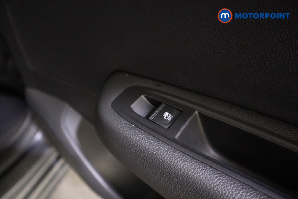 Used Renault Clio for sale - 76969312: Photo 25