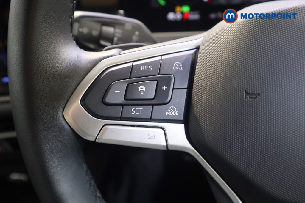 Used Volkswagen Passat 2025 for sale - 76616457: Photo 11