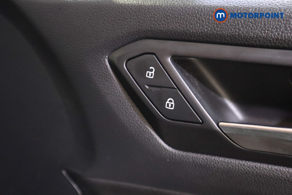 Used Volkswagen T-Roc 2023 for sale - 76933872: Photo 22