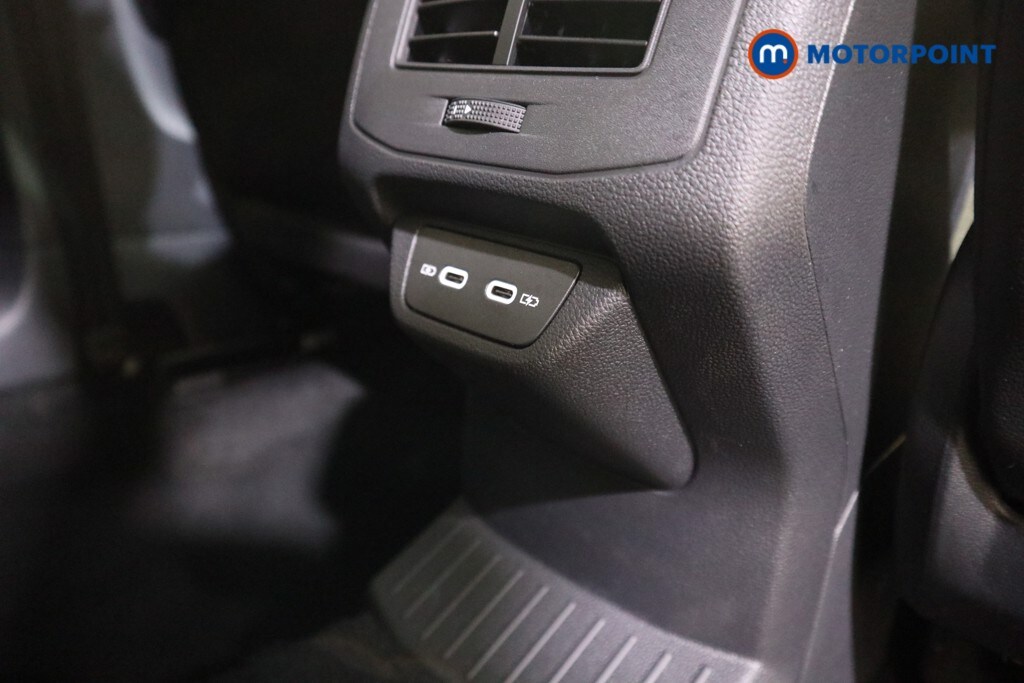 Used Volkswagen T-Roc 2023 for sale - 76933872: Photo 28