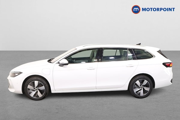 Used Volkswagen Passat 2025 for sale - 75665504: Photo 4