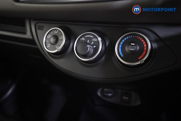 Used Toyota Yaris 2019 for sale - 76303292: Photo 15