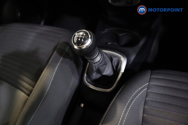 Used Toyota Yaris 2019 for sale - 76303292: Photo 17