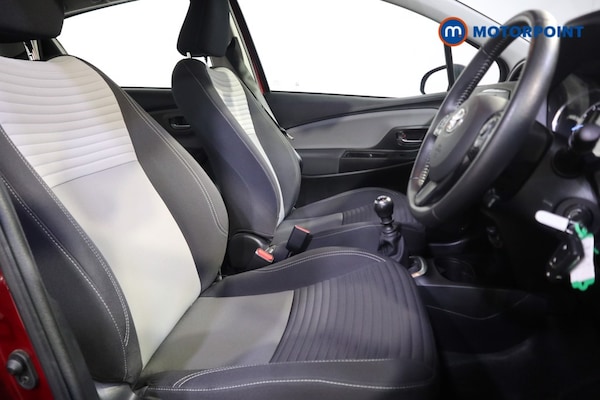 Used Toyota Yaris 2019 for sale - 76303292: Photo 20