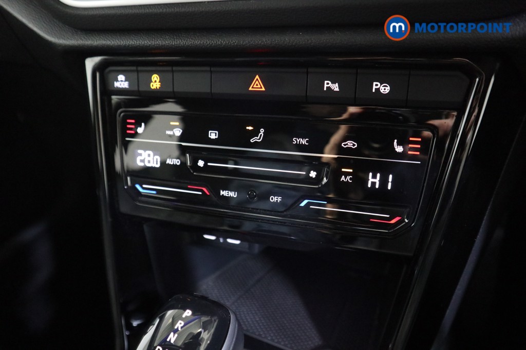 Used Volkswagen T-Roc 2024 for sale - 77165770: Photo 16