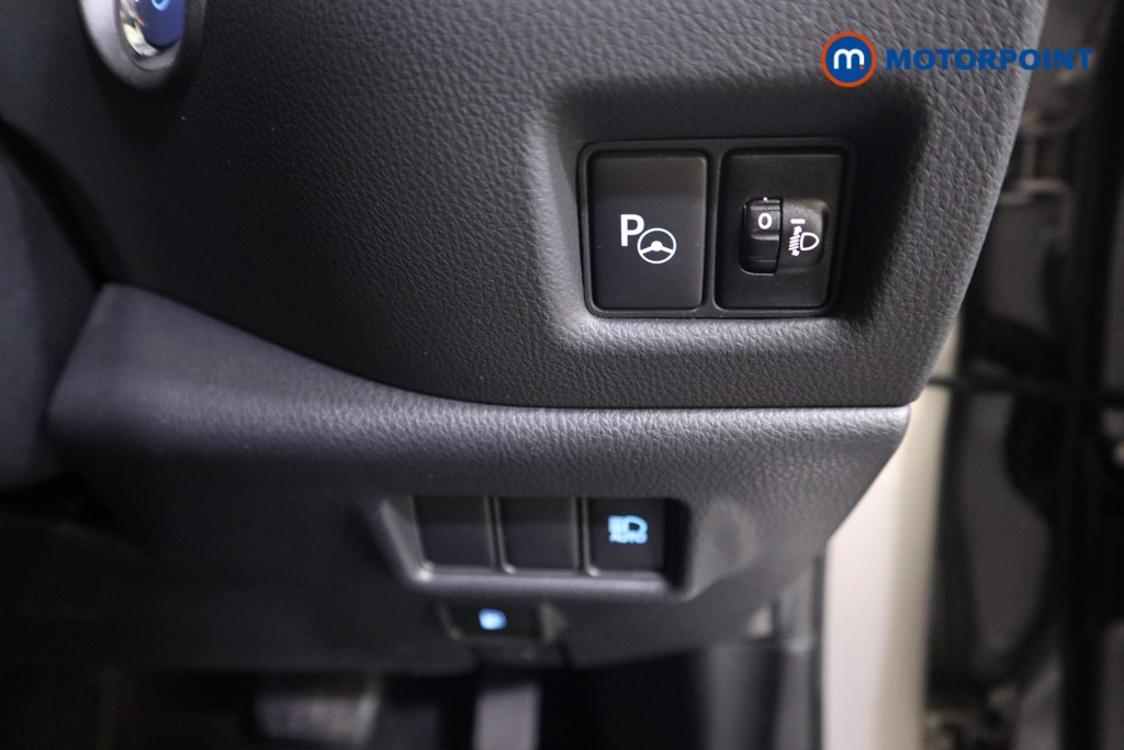 Used Toyota C-HR 2019 for sale - 77421105: Photo 18