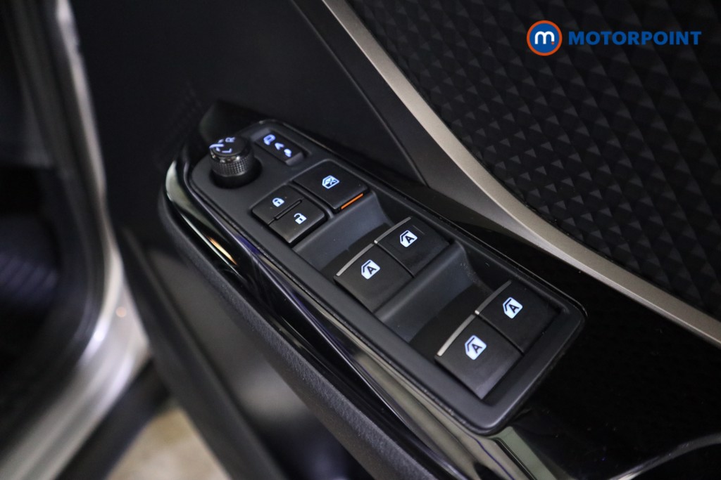 Used Toyota C-HR 2019 for sale - 77421105: Photo 19