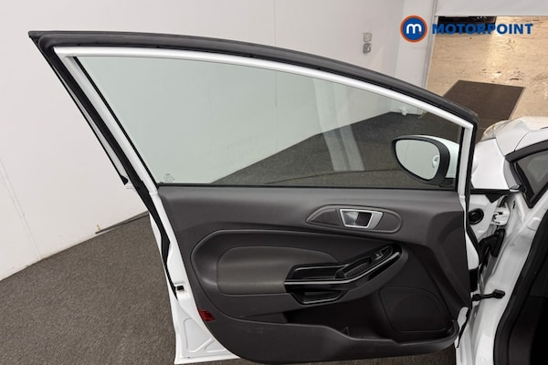 Used Ford Fiesta 2015 for sale - 76170968: Photo 12