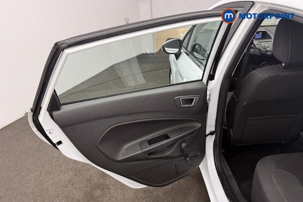 Used Ford Fiesta 2015 for sale - 76170968: Photo 14