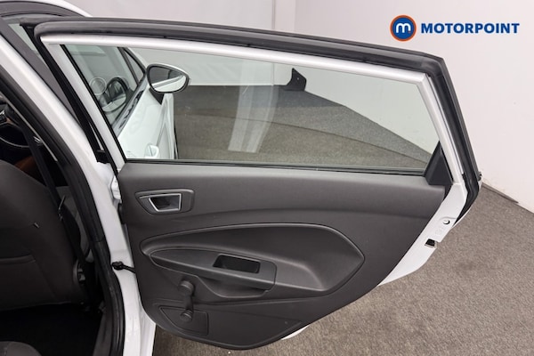 Used Ford Fiesta 2015 for sale - 76170968: Photo 20