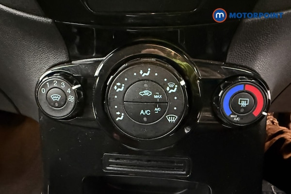 Used Ford Fiesta 2015 for sale - 76170968: Photo 30