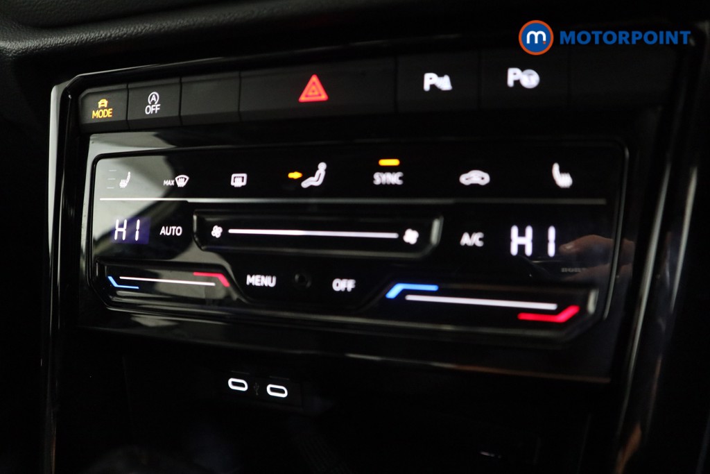 Used Volkswagen T-Roc 2024 for sale - 76524050: Photo 17