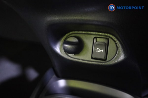 Used Toyota Yaris 2019 for sale - 76209695: Photo 16